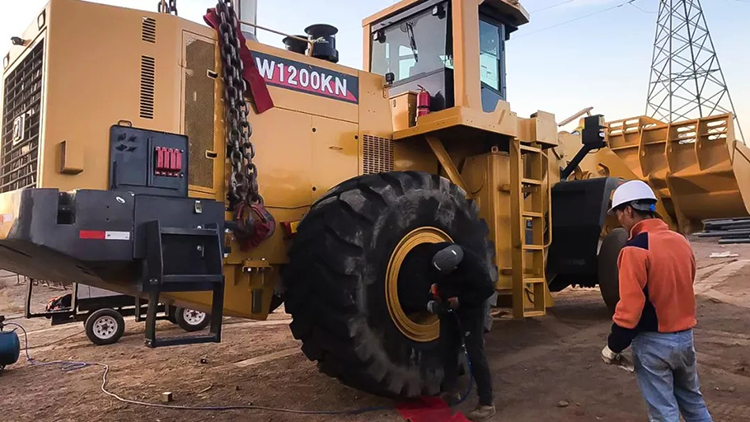 XCMG 12 ton strong large wheel loader LW1200KN mining heavy front loader